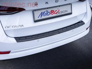 Práh pátých dveří s výstupky, černý lesklý "klavírlak", Škoda Octavia IV. Combi Facelift / Combi RS Facelift, od r.v. 2024