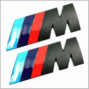 2x Samolepka 3D M, 52x18mm, barva černá/červená/modrá, velikost L