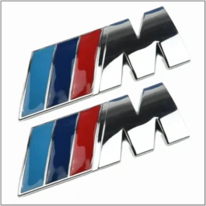 2x Samolepka 3D M, 82x29mm, barva chrom/červená/modrá, velikost XL