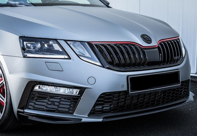 Díly předního nárazníku, černý lesklý "klavírlak" - Škoda Octavia III. RS Facelift