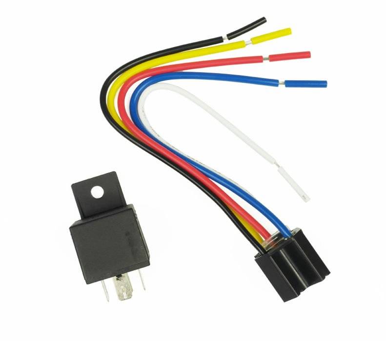 Univerzální modul pro automatické rozsvícení DRL světel, relé + kabelový svazek