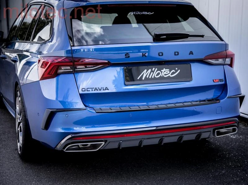 Difuzor zadního nárazníku, černý lesklý "klavírlak" - Škoda Octavia IV. RS