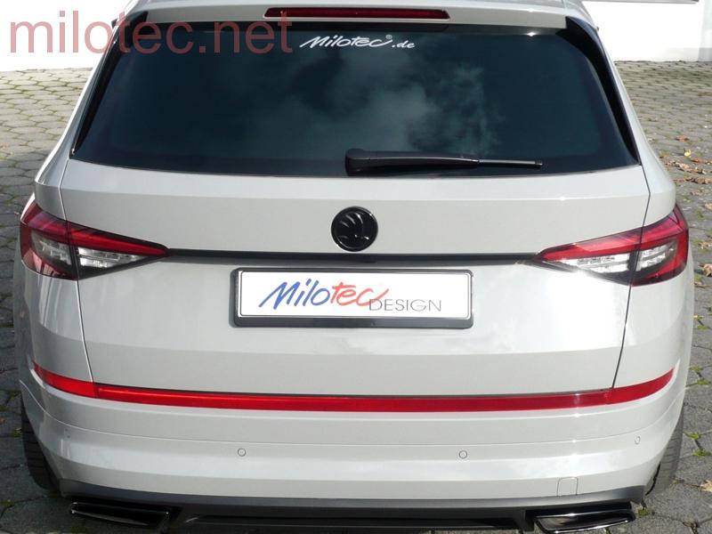 Lišta nad zadní SPZ, černý lesklý "klavírlak" - Škoda Kodiaq