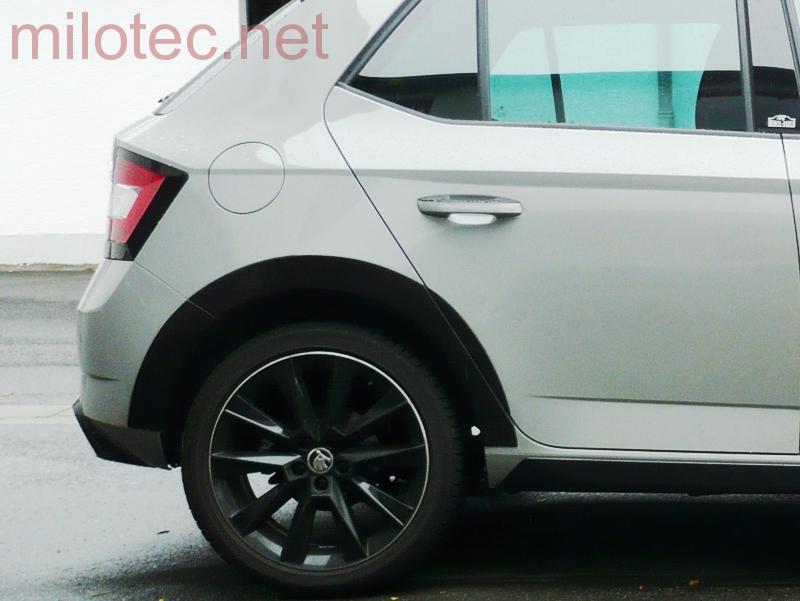 Lemy blatníků, černý lesklý "klavírlak" - Škoda Fabia III. Limousine