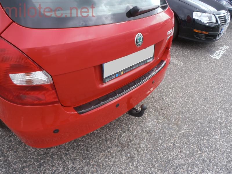 Práh pátých dveří s výstupky, černá metalíza - Škoda Fabia II. Combi