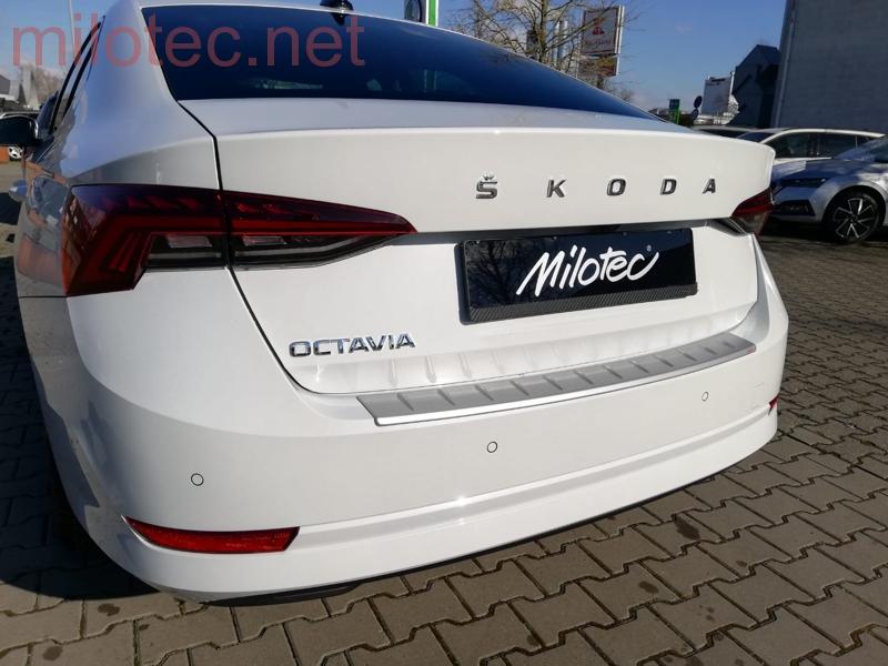 Práh pátých dveří s výstupky, stříbrný matný - Škoda Octavia IV. Limousine