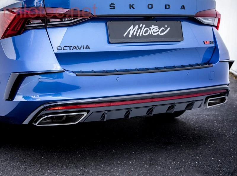 Lemy výstupu vzduchu, černý lesklý "klavírlak" - Škoda Octavia IV. RS