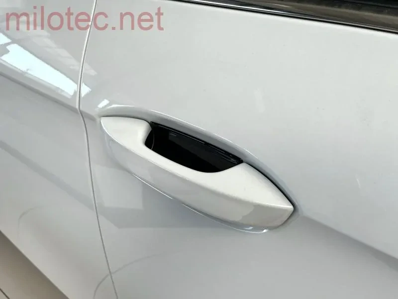 Kryty pod kliky, Škoda Superb IV