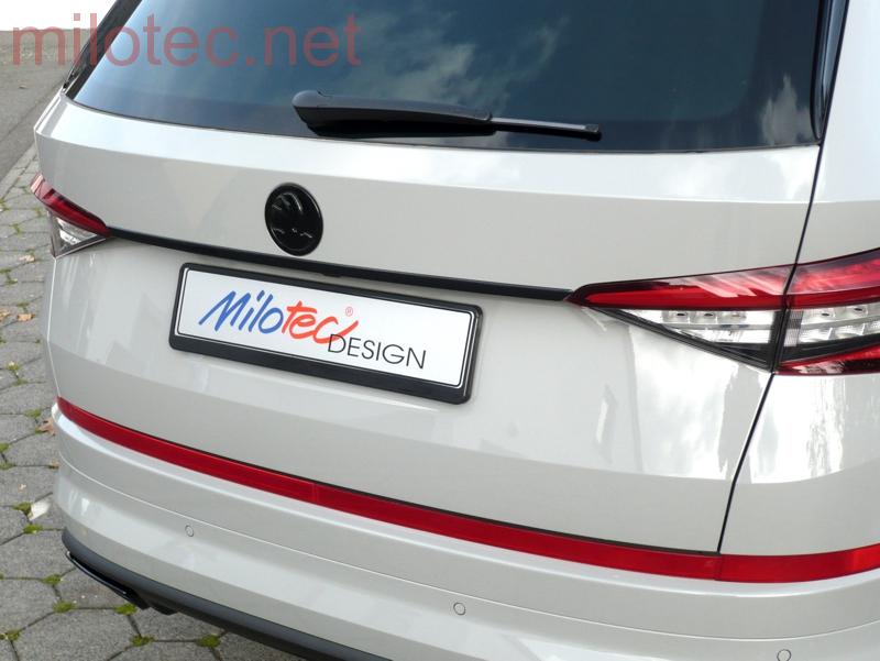 Lišta nad zadní SPZ, černý lesklý "klavírlak" - Škoda Kodiaq