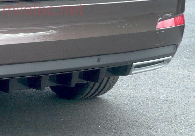 Difuzor zadního nárazníku + koncovky výfuku, černý lesklý "klavírlak" - Škoda Octavia III.