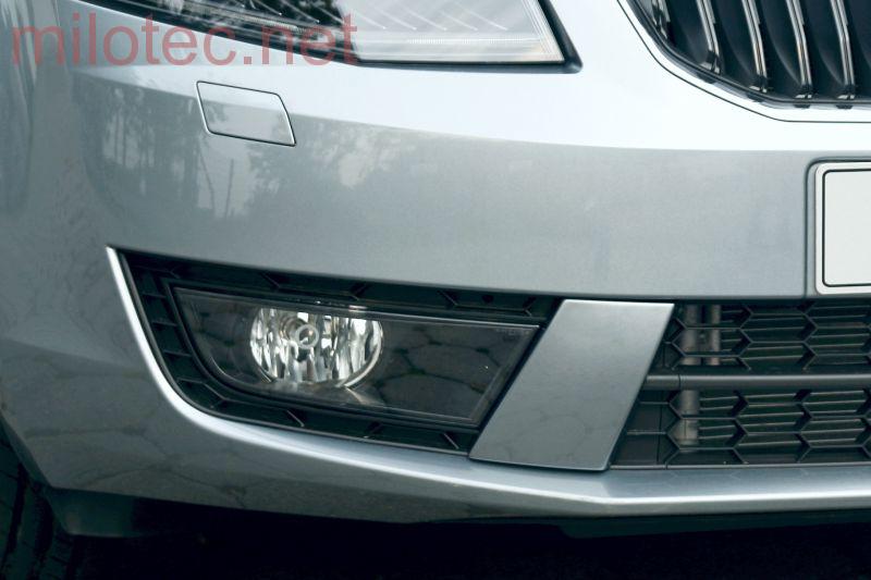 Díly do předního nárazníku, černý lesklý "klavírlak" - Škoda Octavia III.