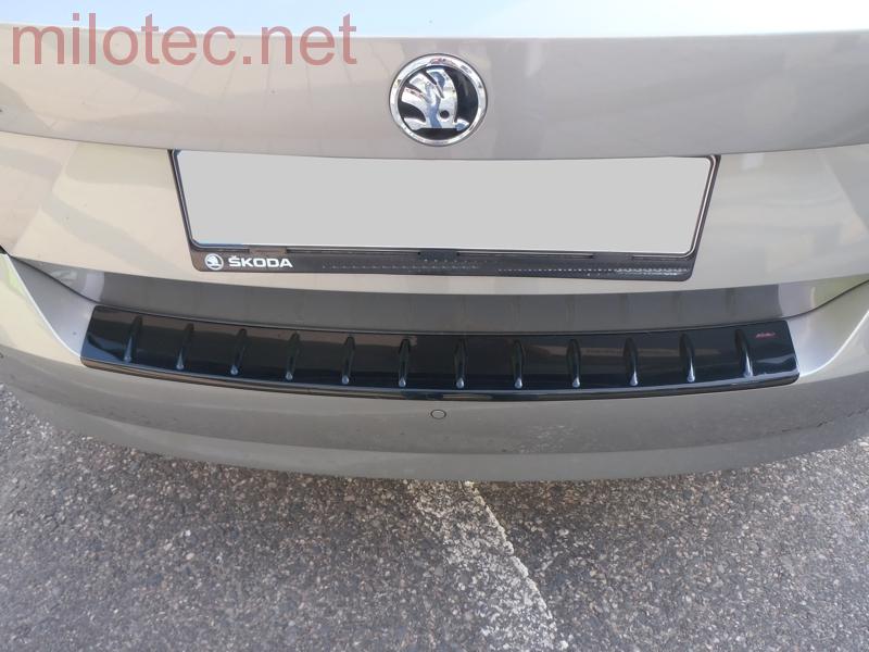 Práh pátých dveří s výstupky, černý lesklý "klavírlak" - Škoda Fabia III. Limousine