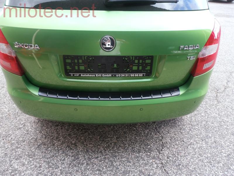 Práh pátých dveří s výstupky, černá metalíza - Škoda Fabia II. Limousine