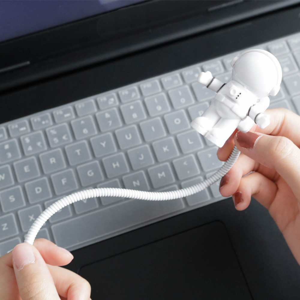 LED USB noční světlo - lampička astronaut