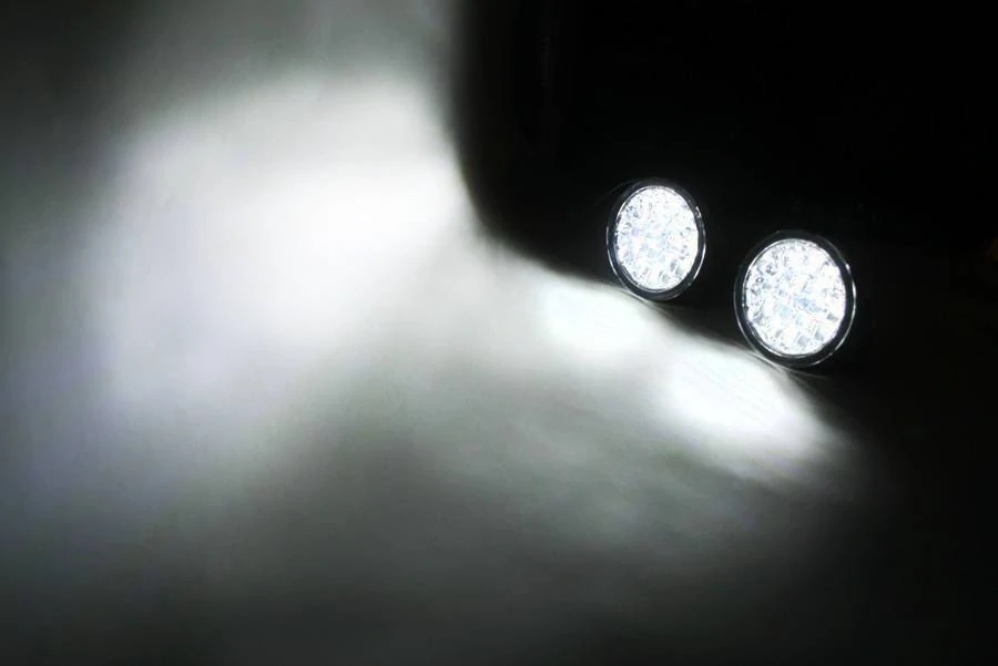 LED světla pro denní svícení 12/24V kulatá ø 90mm s homologací