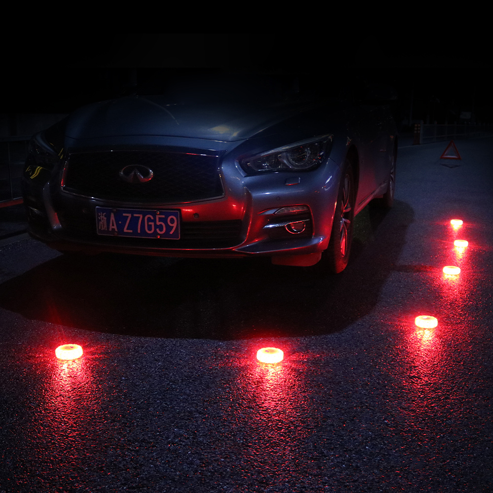 Výstražné LED světlo s magnetem, 9 funkcí 15LED 1ks