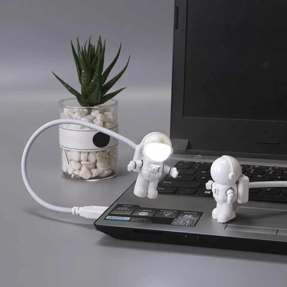 LED USB noční světlo - lampička astronaut