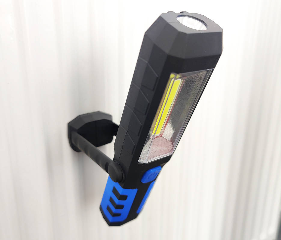 Dobíjecí LED pracovní lampa s háčkem a magnetickou základnou, 5W, 2600mAh, 3 světelné režimy
