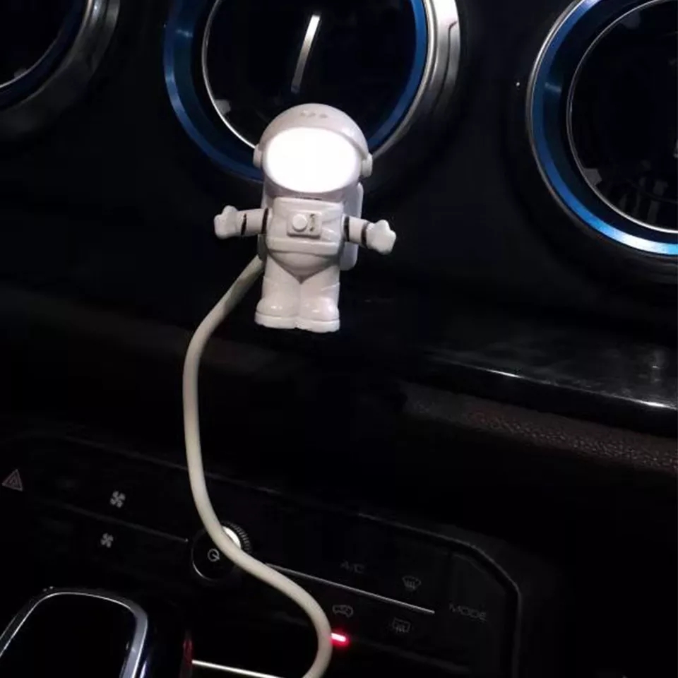 LED USB noční světlo - lampička astronaut