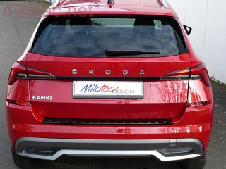 Lišta nad zadní SPZ, černý lesklý "klavírlak" - Škoda Kamiq od r.v. 2019