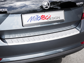 Práh pátých dveří s výstupky, ABS stříbrný matný - Škoda Rapid Spaceback od r.v. 2013