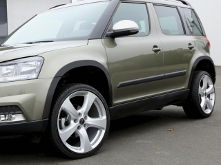 Lemy blatníků, ABS černý lesklý "klavírlak" - Škoda Yeti Outdoor Facelift