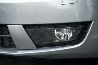 Díly do předního nárazníku, černý lesklý "klavírlak" - Škoda Octavia III.