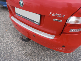 Práh pátých dveří s výstupky, stříbrný matný - Škoda Fabia II. Combi